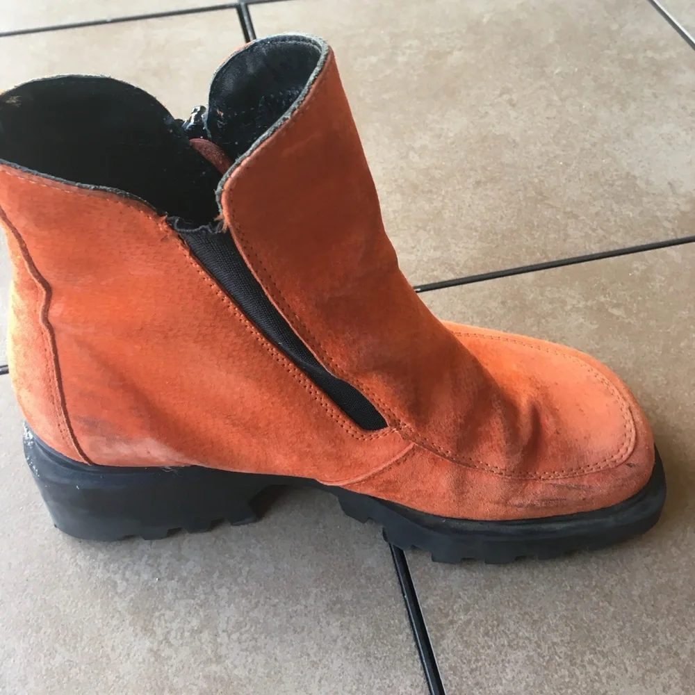 Orange suede mini platform boots, orange Bogner boots